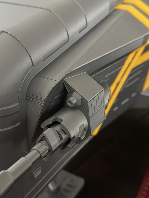 Massive 33 Inch Razor Crest Model | Interlocking Screw-Together Mandalorian Ship | Metallic Silver or Flat Gray Unpainted Toy Prop Kit
