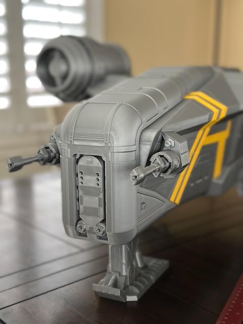 Massive 33 Inch Razor Crest Model | Interlocking Screw-Together Mandalorian Ship | Metallic Silver or Flat Gray Unpainted Toy Prop Kit